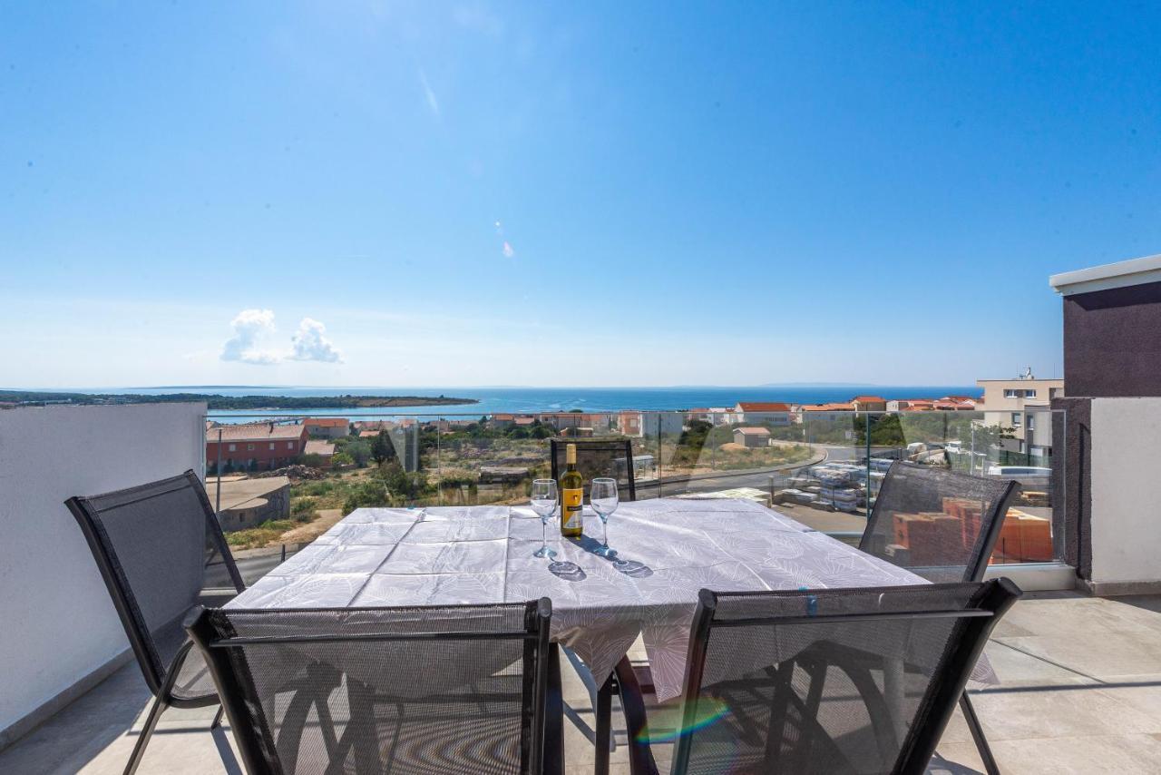 Villa Apartments Anifil Новаля Екстериор снимка