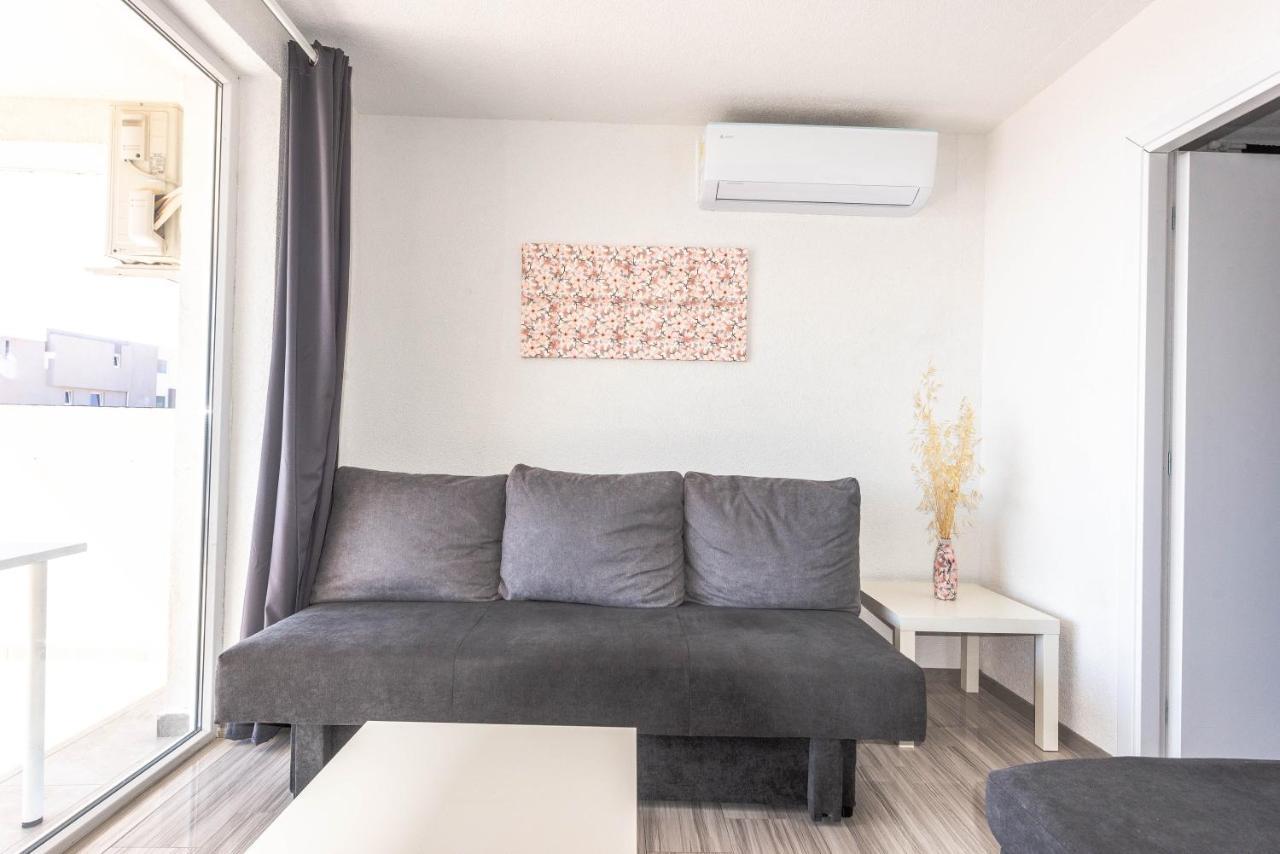 Villa Apartments Anifil Новаля Екстериор снимка