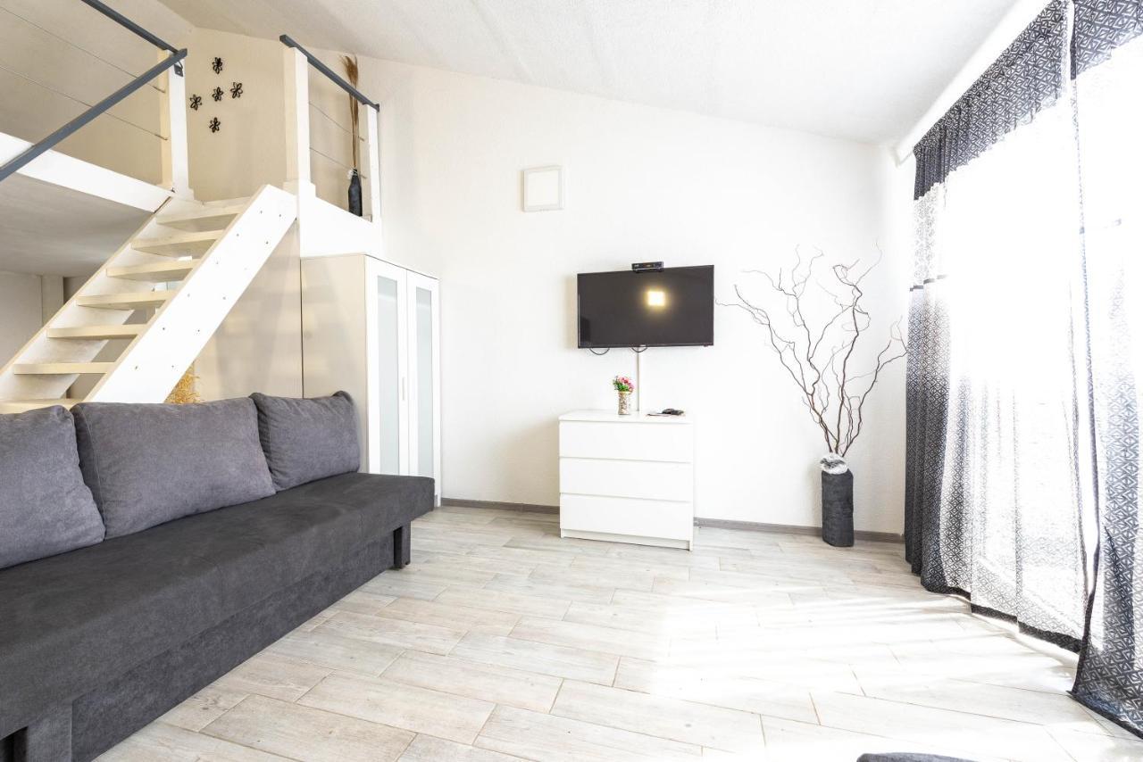Villa Apartments Anifil Новаля Екстериор снимка