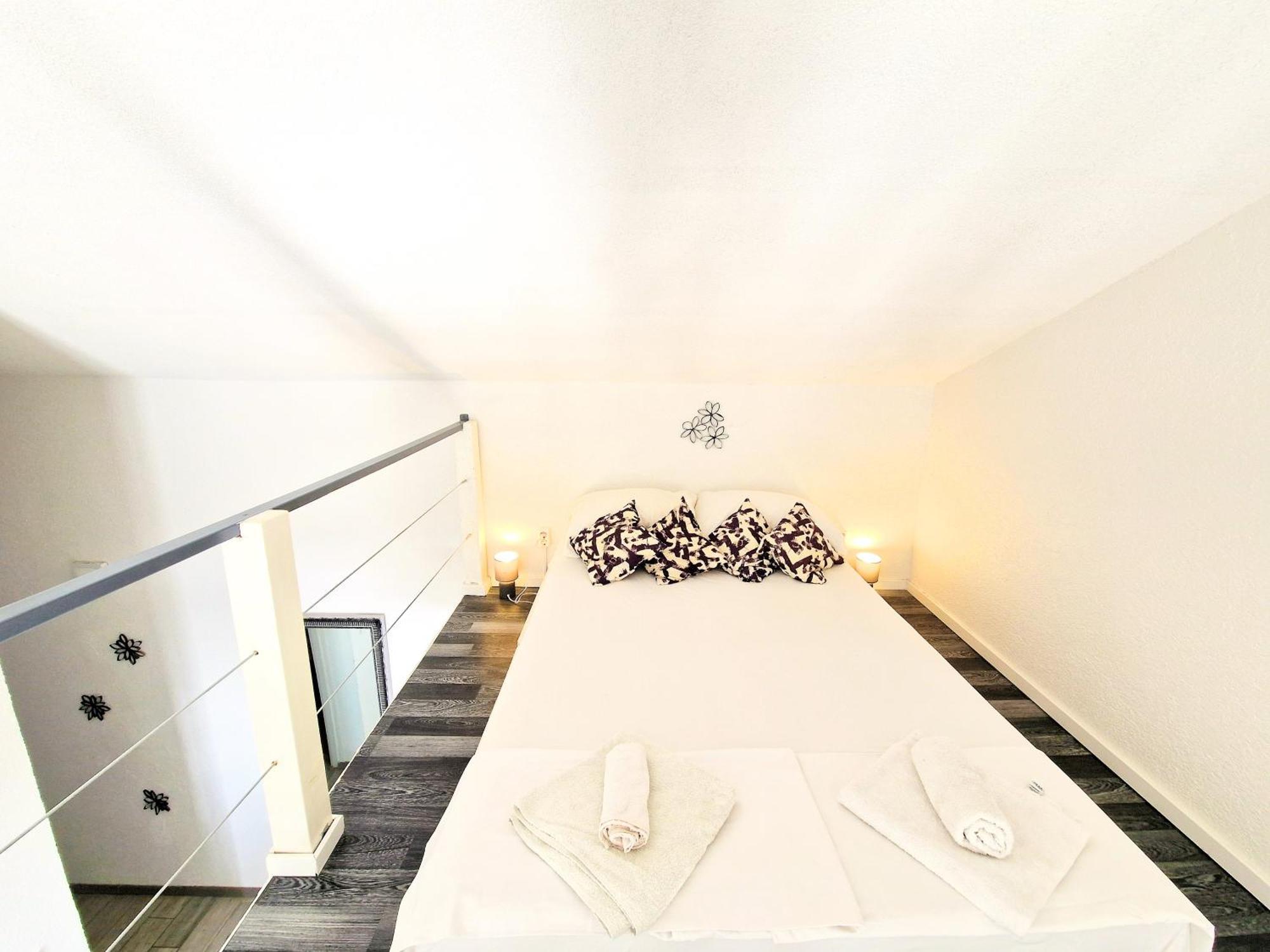 Villa Apartments Anifil Новаля Екстериор снимка