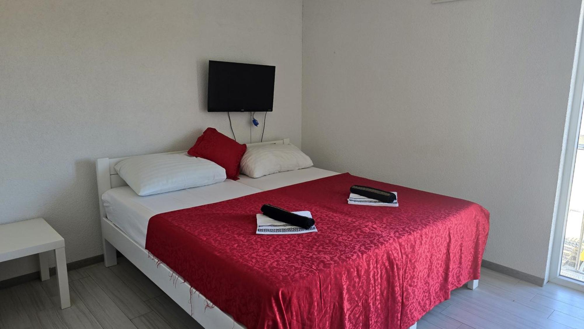 Villa Apartments Anifil Новаля Екстериор снимка