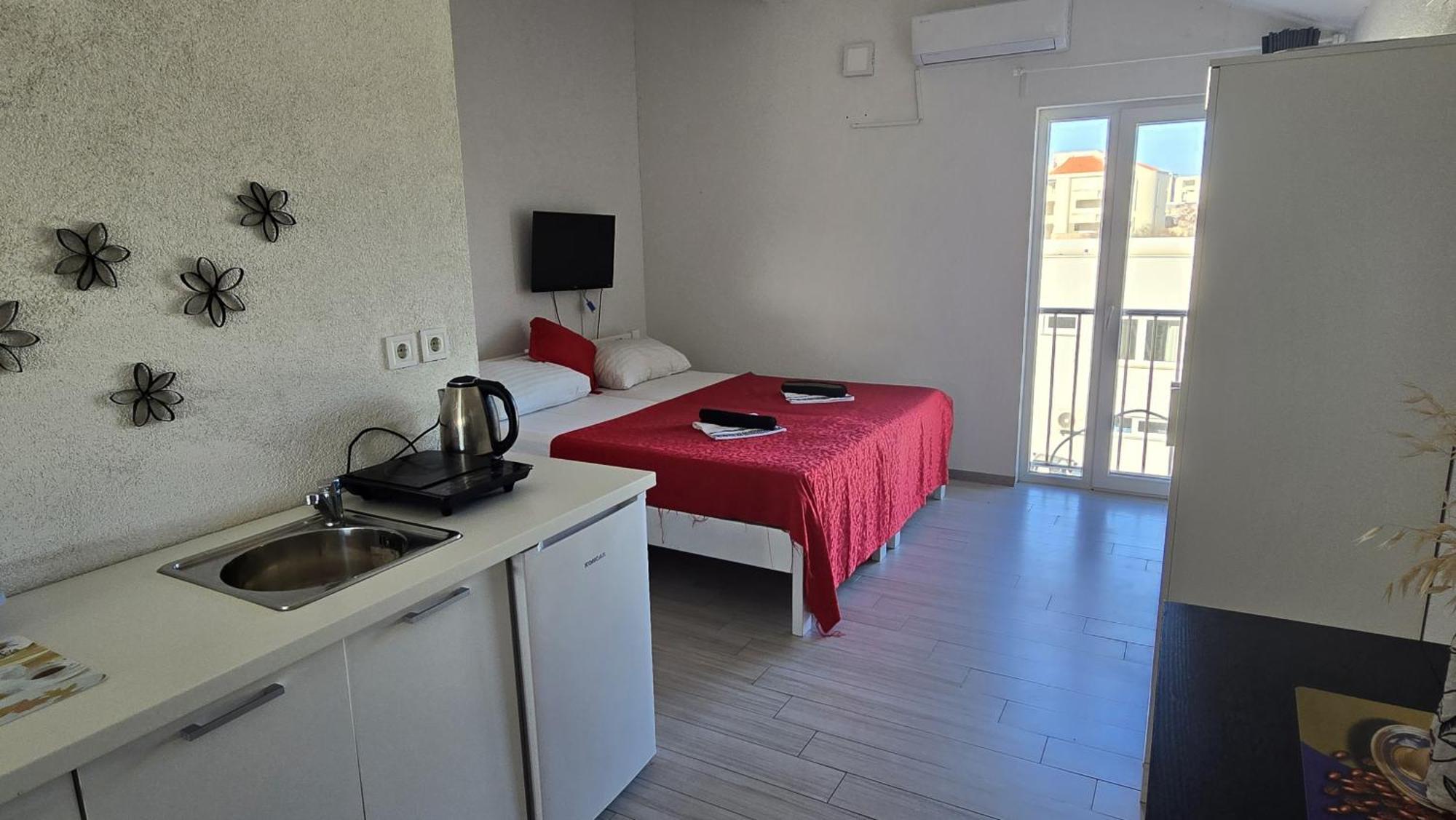 Villa Apartments Anifil Новаля Екстериор снимка